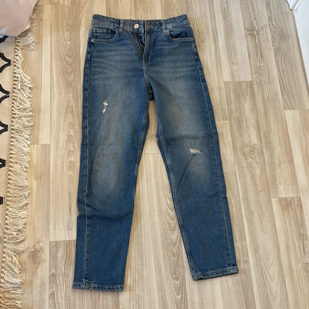 Mörkblå straight legs jeans 👖 . Jeans & Byxor.