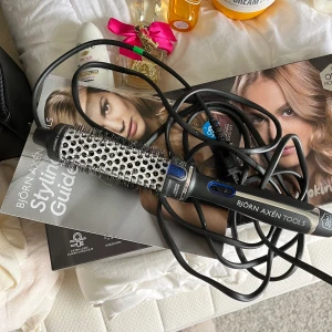 OBH Nordica Björn Axén Magic Style Brush - Värmeborste från OBH Nordica. Såå bra. Använd fåtal gånger och rengörs självklart extra noga innan den säljs. 30mm💕💕
