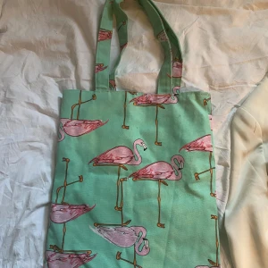 Flamingo tygväska  - Knappt använd men väldigt fin