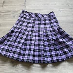 Mini skirt - Cool lila minikjol som knappt är använd🌸
