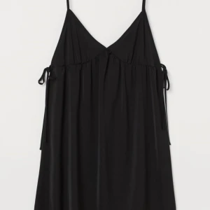 Fest klänning  - Super skön och luftigt klänning  Helt ny  Xs men passar s-m