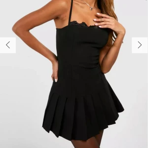 Jättefin klänning  - Så fin klänning från Boohoo i storlek XS, bara använd en gång så den är som ny. Nypris 450kr 