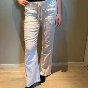 Roxy linnebyxor - Säljer mina helt nya Roxy linne byxor som aldrig används bara testade och lapparna sitter kvar