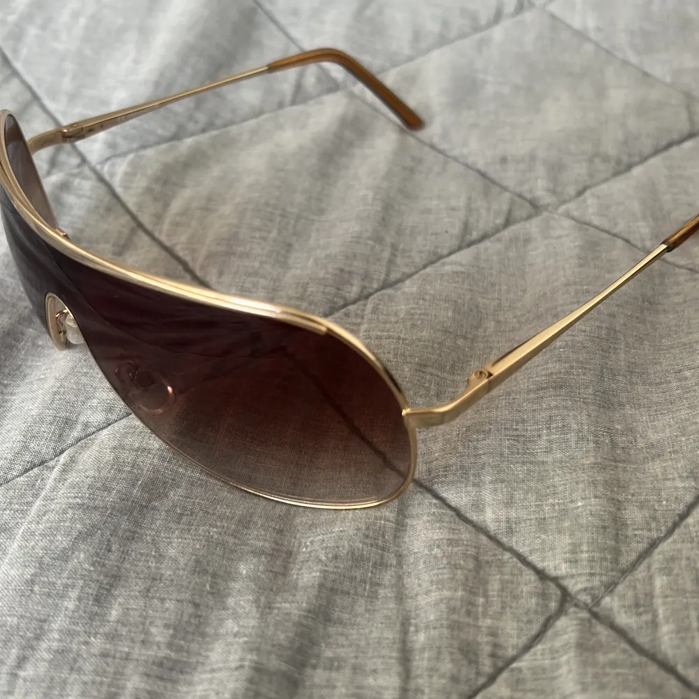 Vintage solglasögon från H&M, sälja inte längre . Övrigt.
