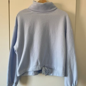 Filströja  - Säljer denna fliströja ifrån Estirel då jag inte använder den längre.