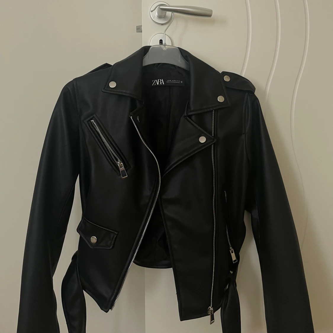 Zara - läderjacka  - 91