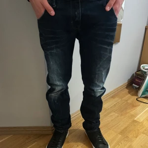 G-star jeans - Snygga slim fit G-star jeans i fint skick. Använt fåtal gånger och det finns inga defekter.