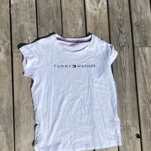 Tröja  - Superfin tröja med bra kvalitet och superbra skick💓