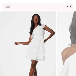 Bubbelroom, klänning - Super fin klänning, kan användas till studenten eller andra stunder. Klänningen är aldrig använd och helt ny. Kunde inte lämna tillbaka då tider var ute. Köpte för 599:- pris kan diskuteras 