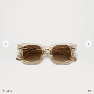 Chimi 04 - Säljer nu dessa supersnygga chimis i modellen 04 och färgen ecru, super bra skick och endast använda ett fåtal gånger, nypris 1350!!💕💕