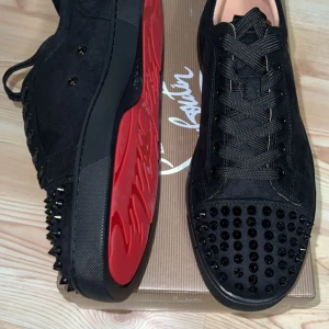 Loubs Svarta - Svarta Loubs använda 1 gång