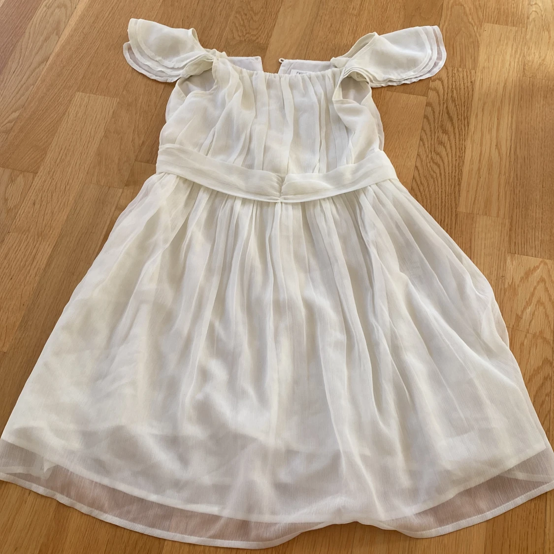 Säljer fin skolavslutningsklänning💛