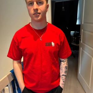 Suicideboys T-shirt exclusive drop 2016 - Säljer en retro exclusive suicideboys t-shirt. Prutat och klart 999kr.