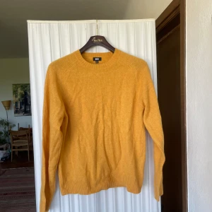 Uniqlo tröja - Fin orange färg!