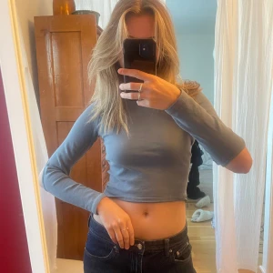 Zara topp - Cool unik topp från zara! Köpt här på plick men aldrig använd🤩