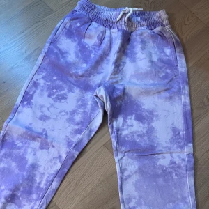 Galaksi mjukis byxor  - Jätte söta mjukis byxor för barn