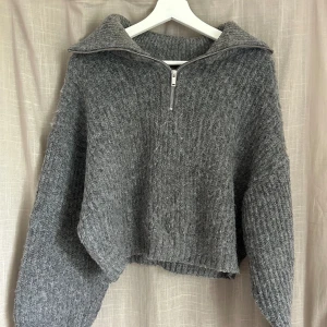 Stickad tröja - Grå stickad tröja från Gina tricot 