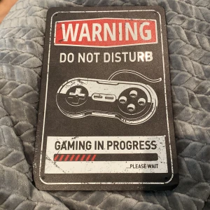 Gaming  skylt - Bra skick säljer pågrund av ej användning av den