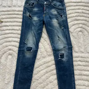 Dsquared2 jeans. 