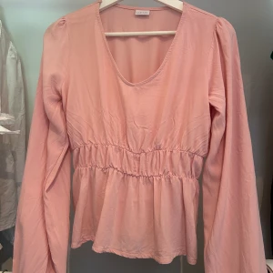 Rosa blus - Sååå fin blus i ljusrosa från Lascana. Aldrig andvänd endast tvättad en gång💞💞