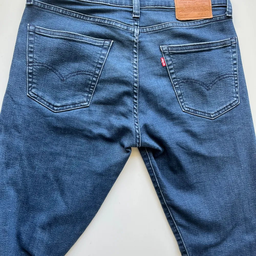 Levi’s 502 Jeansen är i storlek 32/34 Skick: 8,0. Jeans & Byxor.