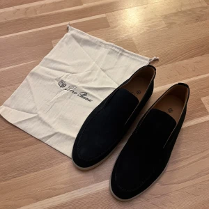 Loro Piana Open walks  - Strl:43/44