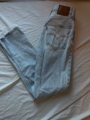 Jeans - Använt 5-6 gånger. 