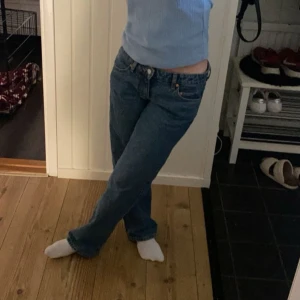 Weekday jeans - Jeans ifrån weekday, modell arrow och storlek 25/30