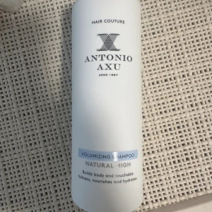 Antoniu axu - Säljer detta oanvända volymschampoo
