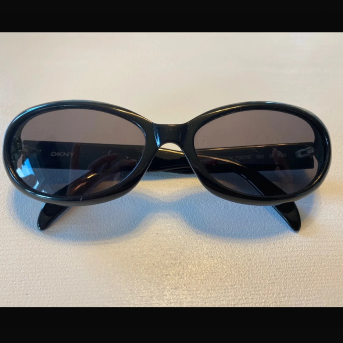 Dkny solglasögon