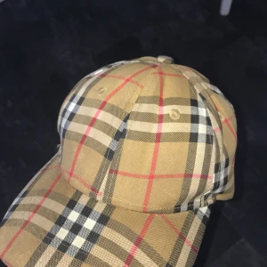 Burberry keps - Burberry keps som är använd. Det är one size. 
