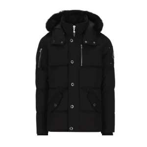 Moose knuckles q3  - Säljer min oanvända moose knuckles q3 unisex finns kvittobevis, kan skicka bilder på den.  nypris: 7.600kr Inga märken el. liknande.  Pris ej hugget i sten.
