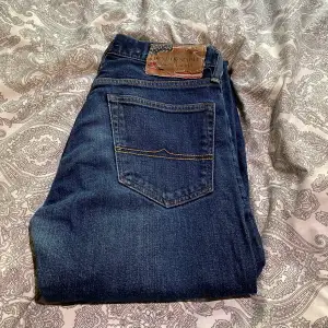 Säljer nu ett par riktigt feta Denim & Supply Ralph Lauren slim jeans | Skick: 9/10 | stl: 31/32 | fraktas via instabox eller postnord. Priset är inte hugget i sten! Jeansen är nytvättade! Vid frågor är det bara att höra av sig. 