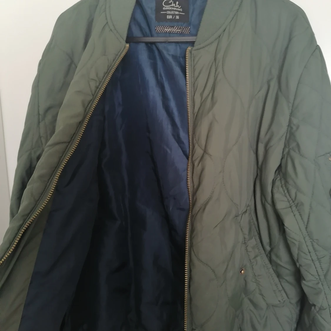 Snygg bomberjacka från Clockhouse - 91