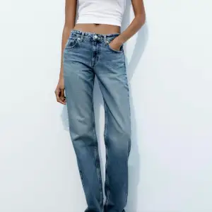 Skit snygga jeans från Zara, långa i benen! I stl 38 och dem är knappt använda. 💫 