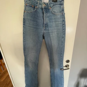 Zara jeans straight - Kommer inte till användning. Nyskick och i mycket bra kvalitet!💓