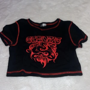 Orm topp  - Helt ny, aldrig använt den köpte den för 110 kr