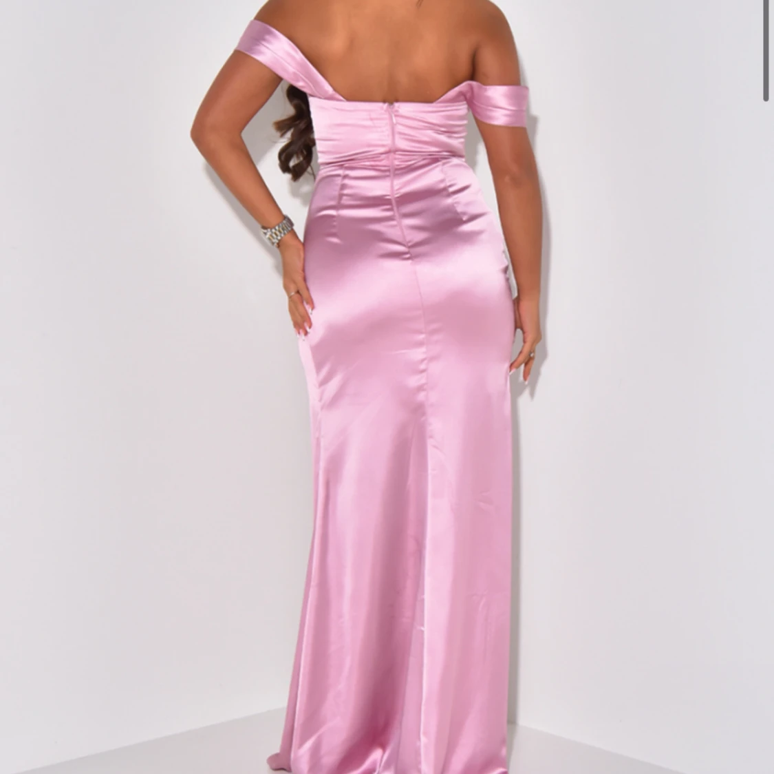 Balklänning OANVÄND - 91