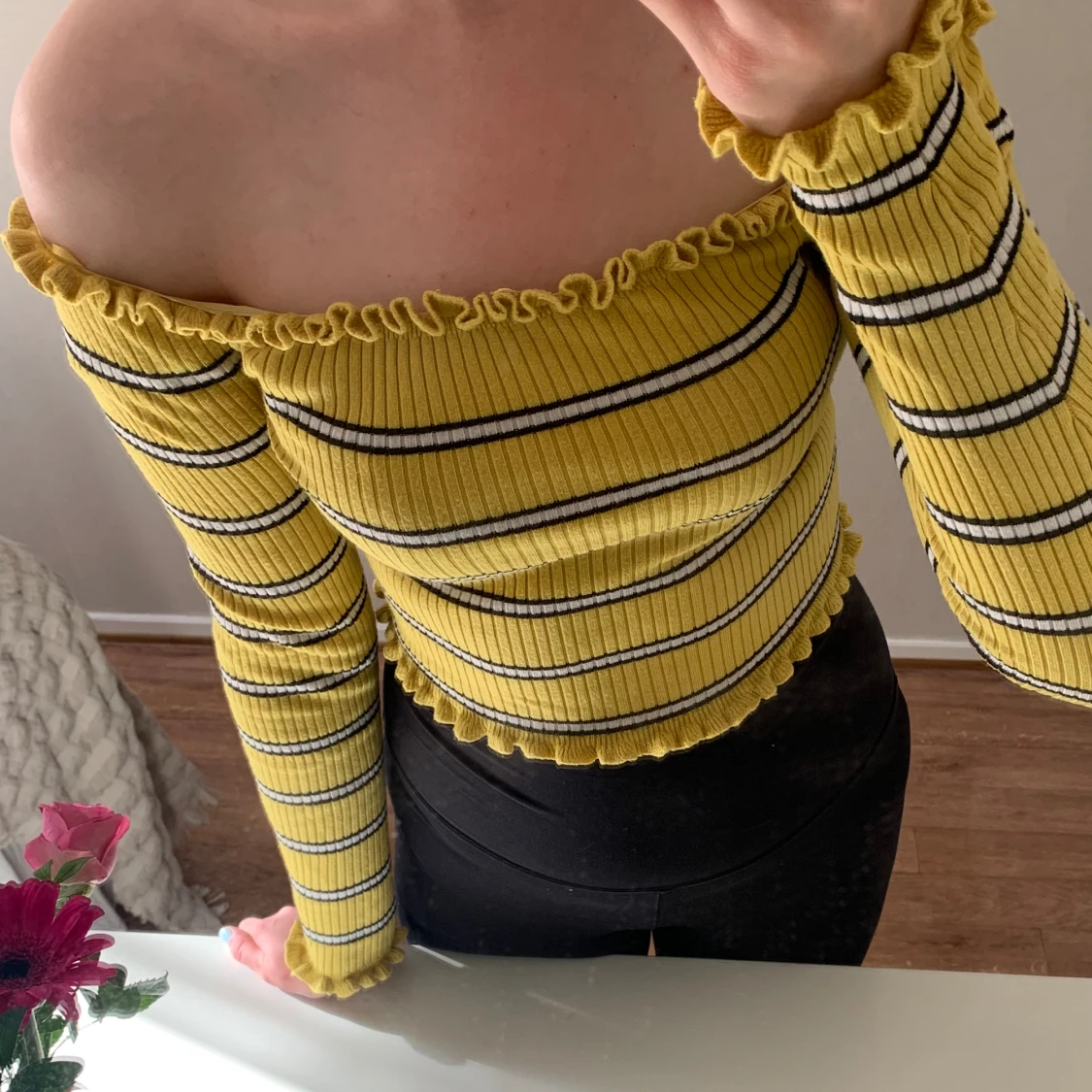 Off shoulder crop top