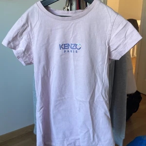 Kenzo T-shirt  - Kenzo T-shirt, använd fåtal gånger. 