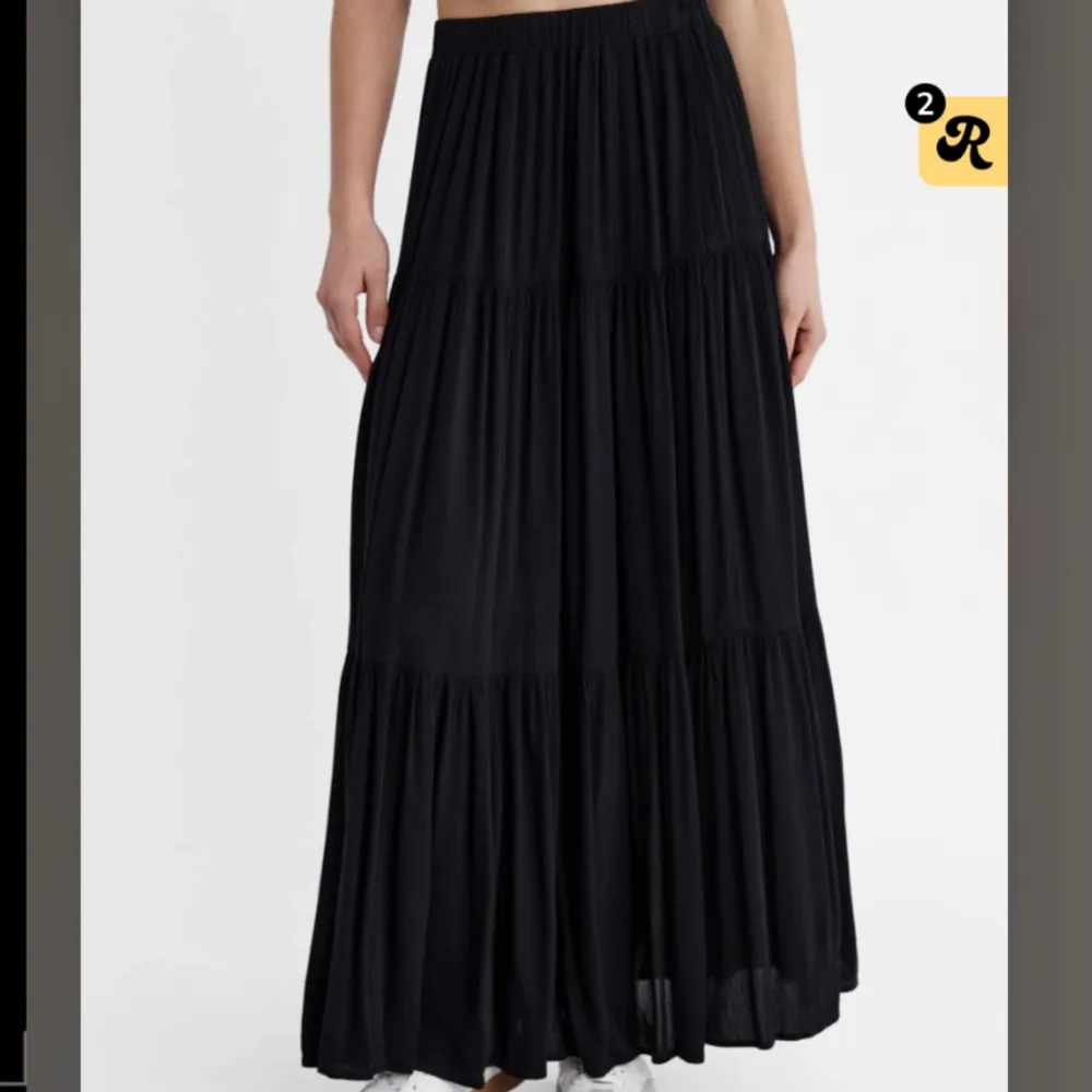 Säljer denna kjol, använd fåtal gånger💕. Kjolar.
