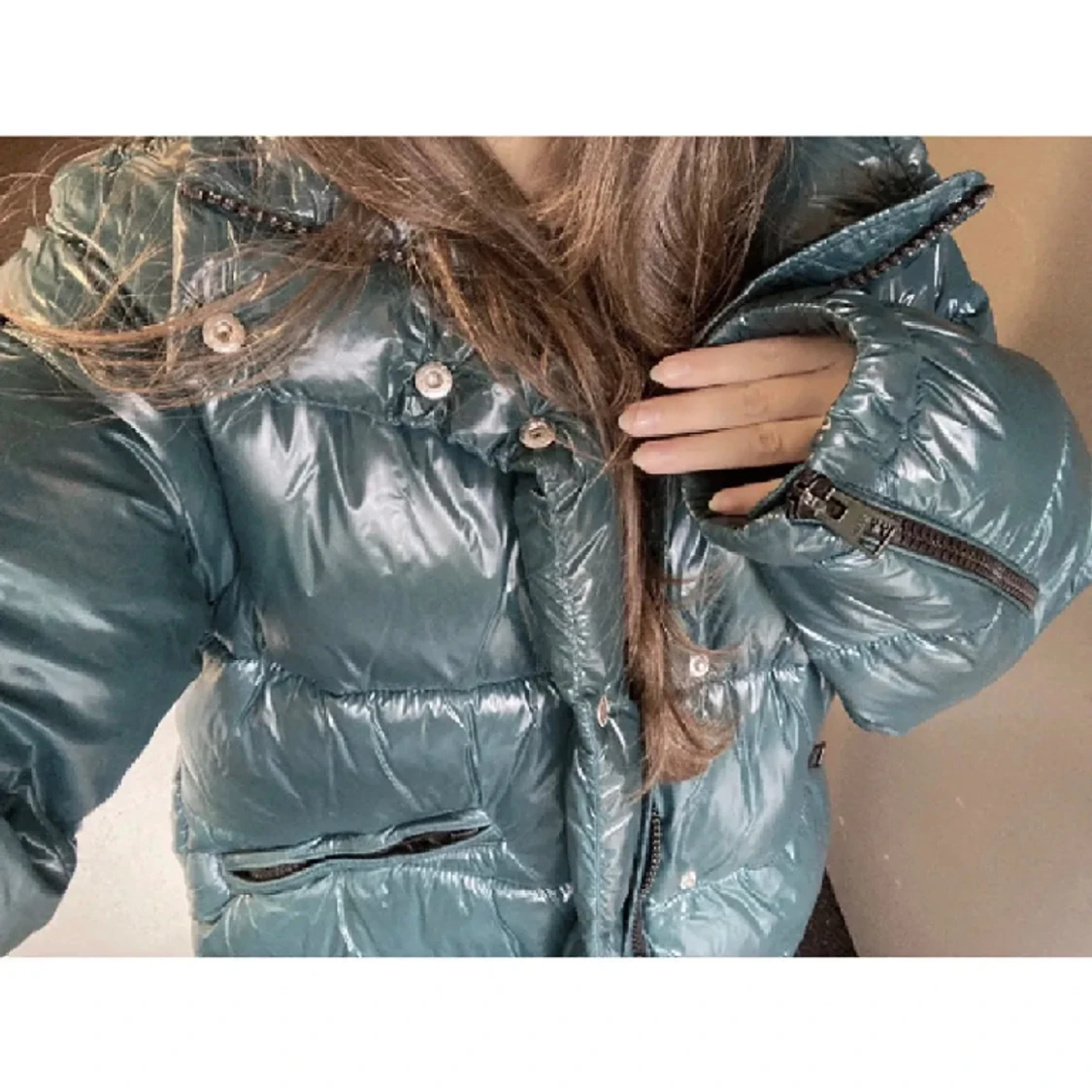 Grön glansig jacka  - 91