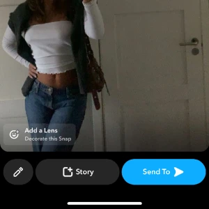 Low Waits jeans från lee - Lågmidjade jeans från lee kunde inte hitta dom på hemsidan men tog en bild som va mest lik men dom e Low Waits och straight i modellen🫶🏼