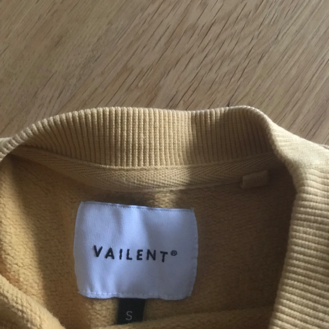 Gul vailent hoodie - 91