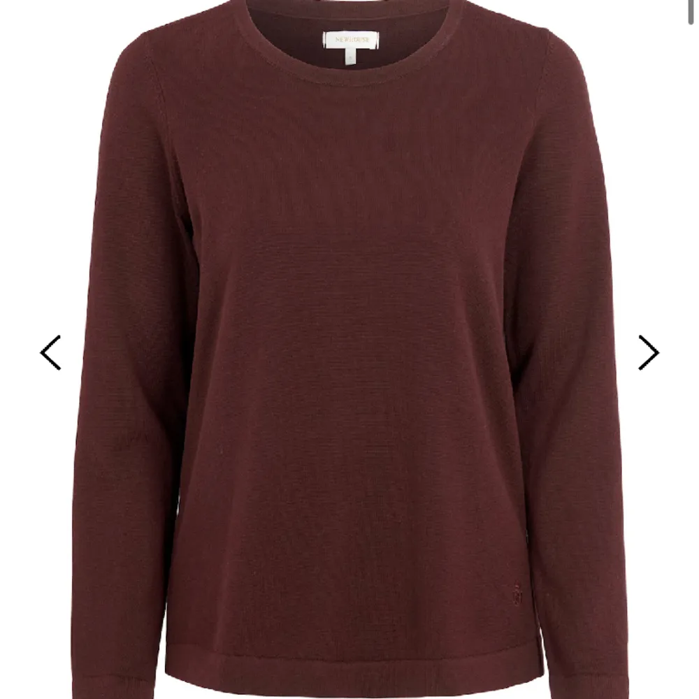 Säljer denna brun/vinröd tröja från newhouse❤️ säljer pågrund av att den inte har kommit till användning, så har använt den bara 1-2 gånger❤️ kan skicka fler bilder, pris kan diskuteras❤️. Tröjor & Koftor.