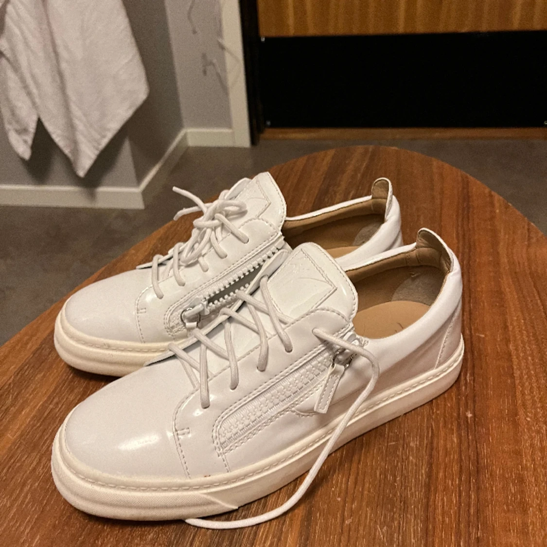 Giuiseppi all white  - 90