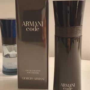 Armani code pour homme edt 75ml - Ca 2/3 (50ml) kvar köpt förra året för 1000kr  mycket bra skick Låda ingår