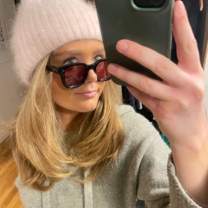 Rosa/svarta chimis 04 - Säljer mina jätte fina chimis som jag köpte för typ ett halv år sedan men har använd dom väldigt sparsamt!💕 de är super fina till sommaren och är unika🙌lägg gärna prisförslag! Nypris:1400kr