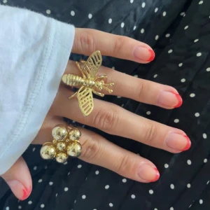 Eftertraktad ring!!💕 - Intressekoll pa min SJUKT fina LOAKU ring!! 💓Aldrig använd!! Säljer pga har redan en💕💕