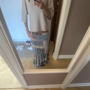 Maxikjol  - Intressekoll på min maxi kjol köpt i italien. Säljs då den ej kommer till användning 